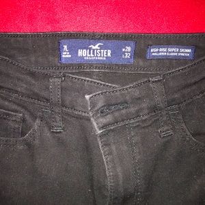 EUC: Hollister Skinny Jeans Black